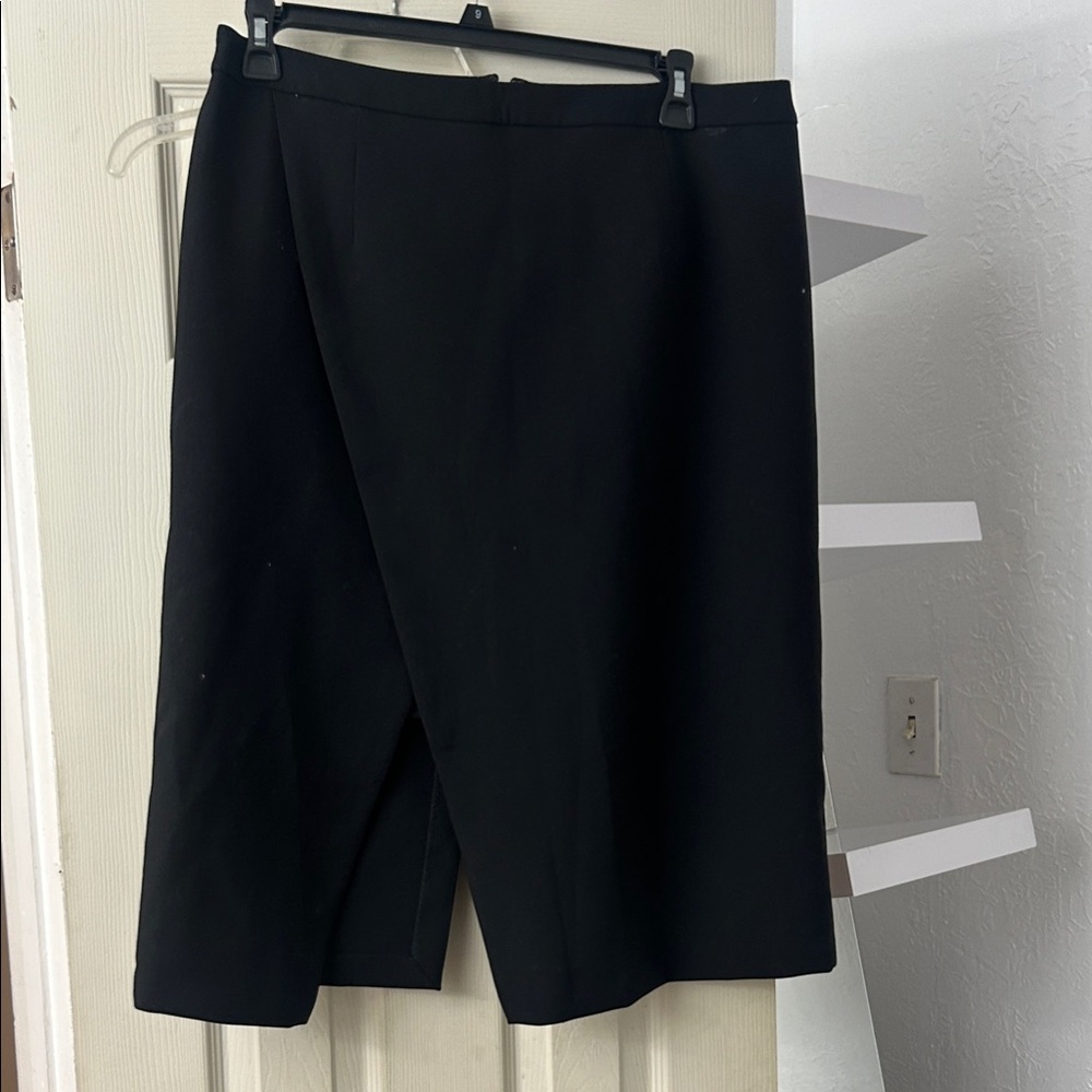 White House Black Market size 14
